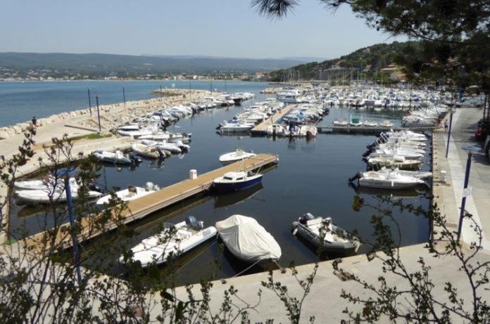 Cyr-sur-mer La Madrague Les Aigues Marines Apartment